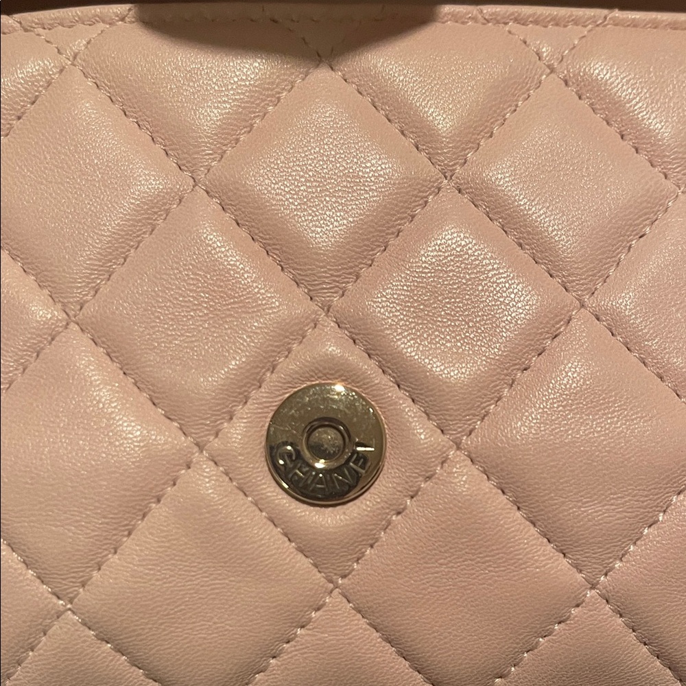EUC Chanel Pink Quilted Lamskin CC Cosmetic Bag with Chanel Box - Picture 11 of 14